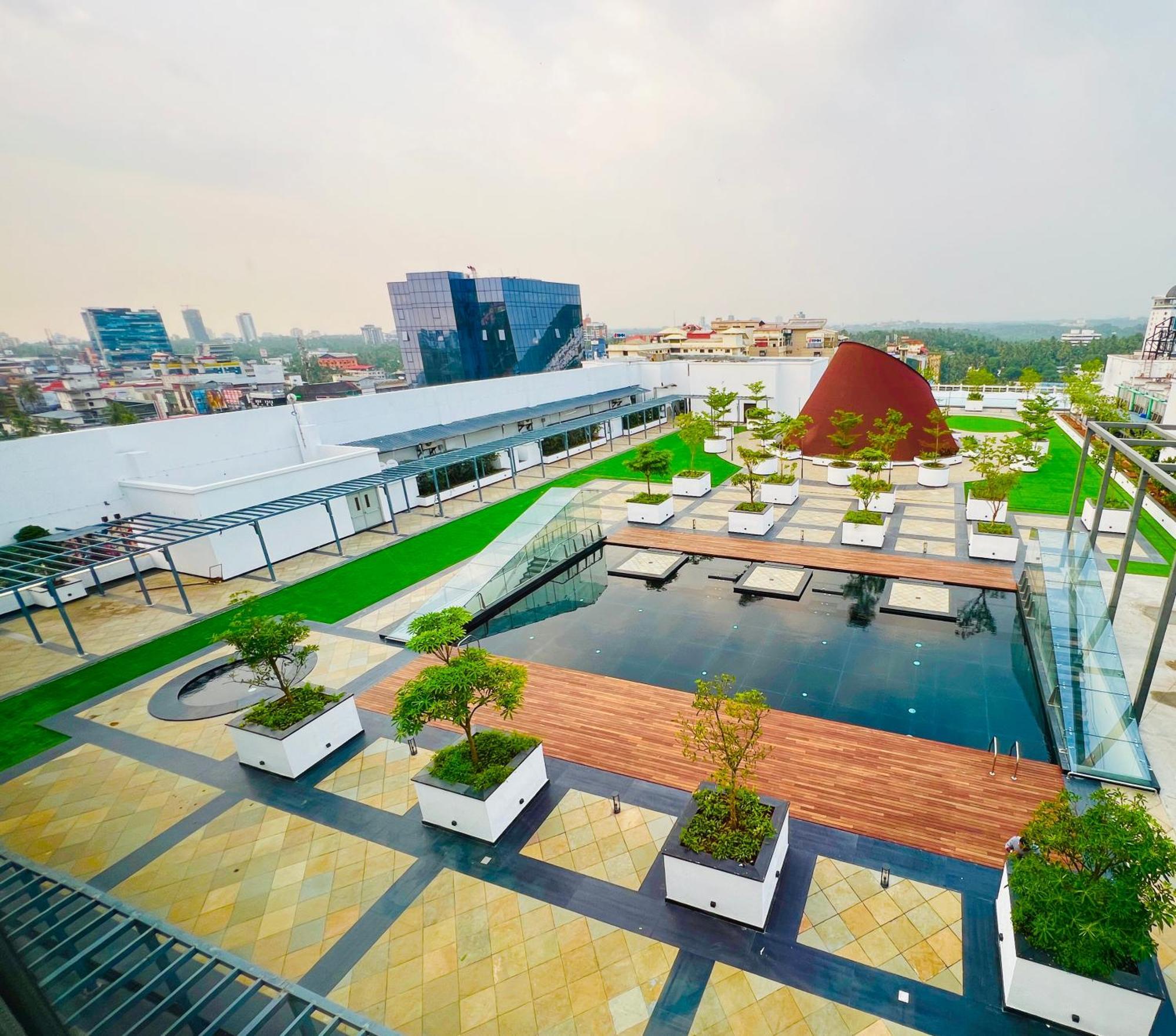 Gokulam Grand Kozhikode Hotell Exteriör bild